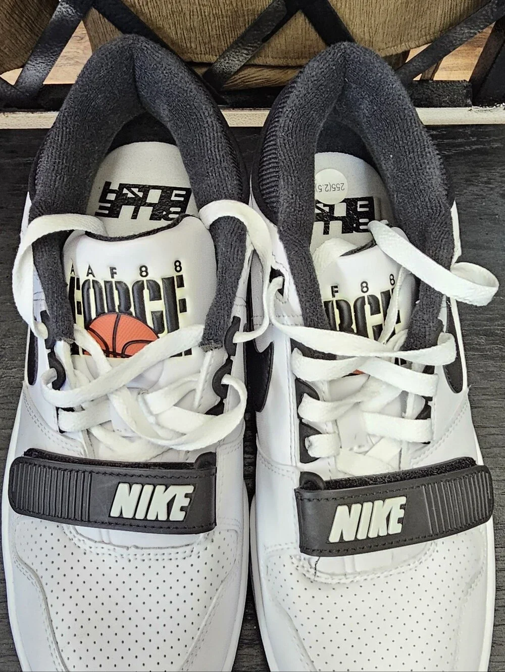 NWOB Nike Men’s White and Black Low-Top Sneakers with Orange Insole Accent